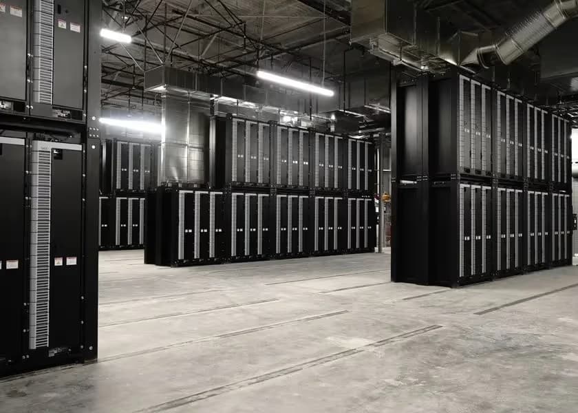 Самая крупная в мире система накопления электроэнергии заработала в США