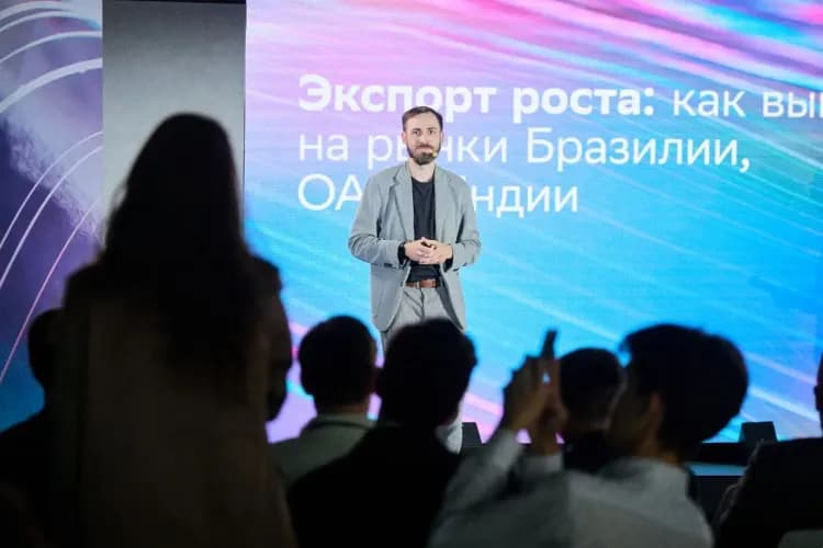 Участие генерального директора Вольтс Групп Александра Кияницы на форуме от Сбера - Startup Summit 2025
